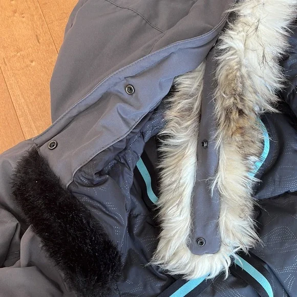 Aritzia TNA Golden Larsen Parka Size S - Picture 11 of 14